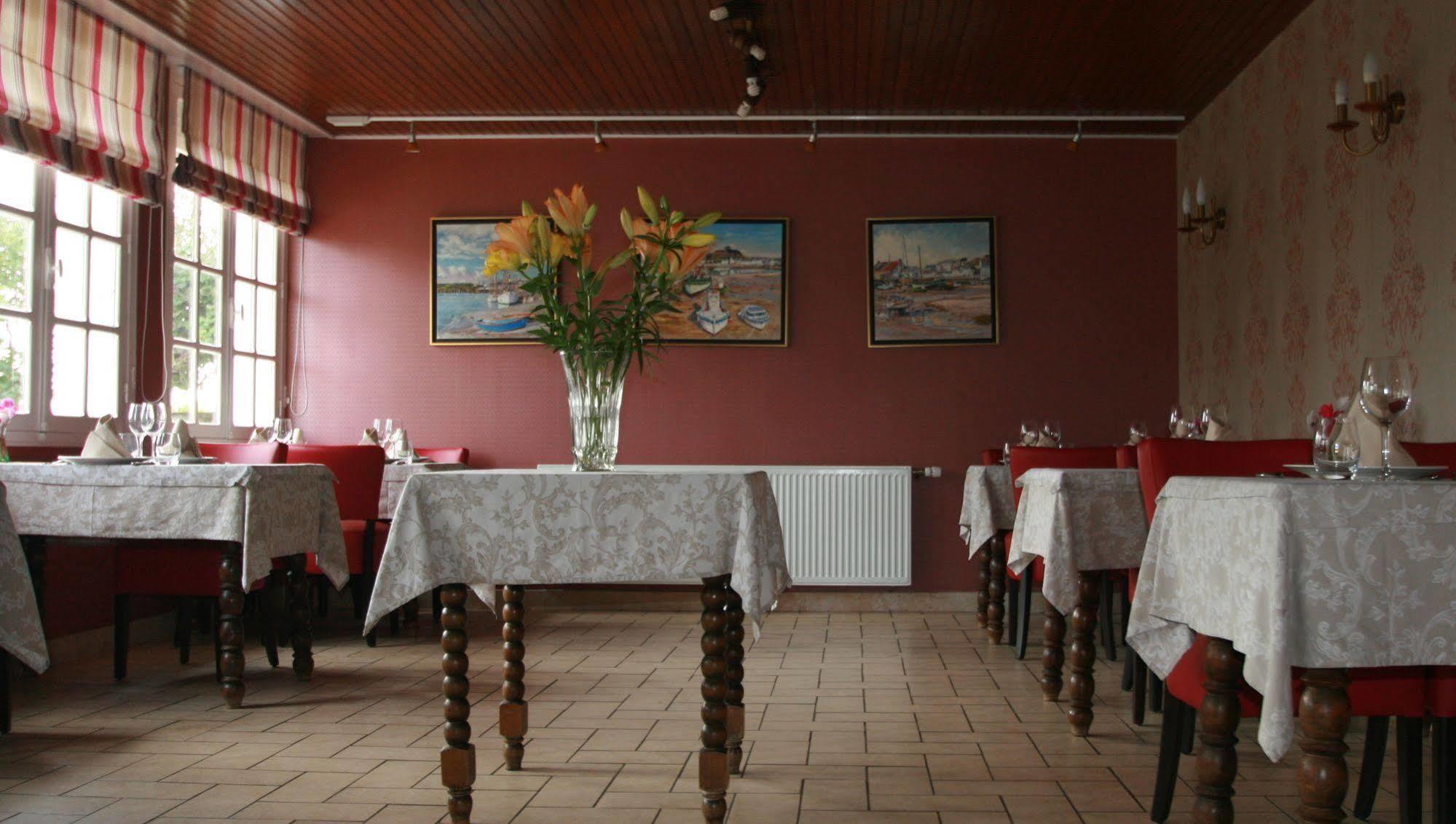 Auberge Du Cabestan Hotel Audierne Esterno foto