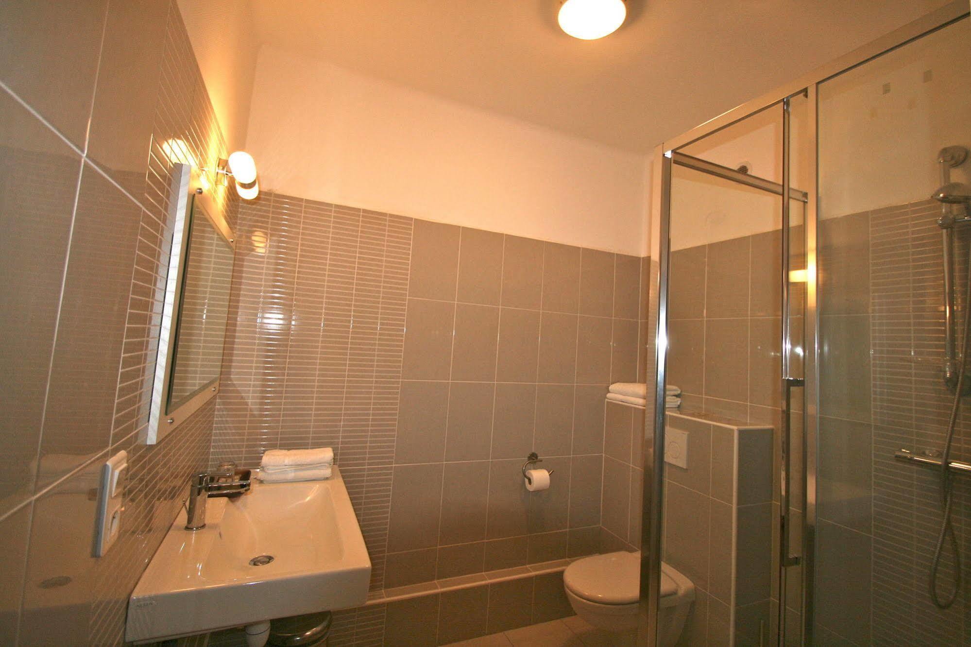 Auberge Du Cabestan Hotel Audierne Esterno foto