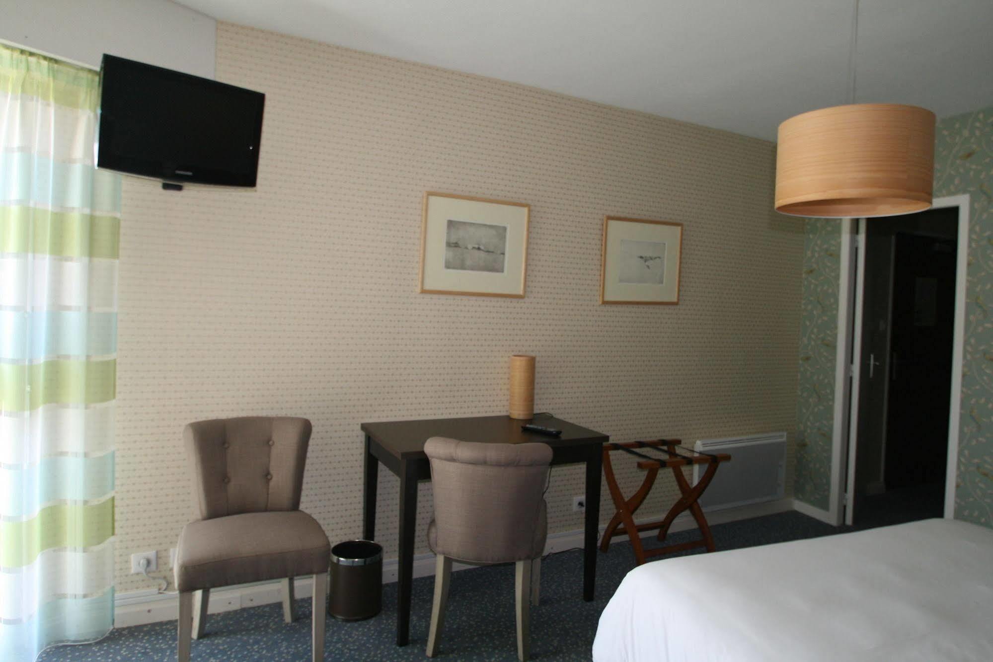Auberge Du Cabestan Hotel Audierne Esterno foto