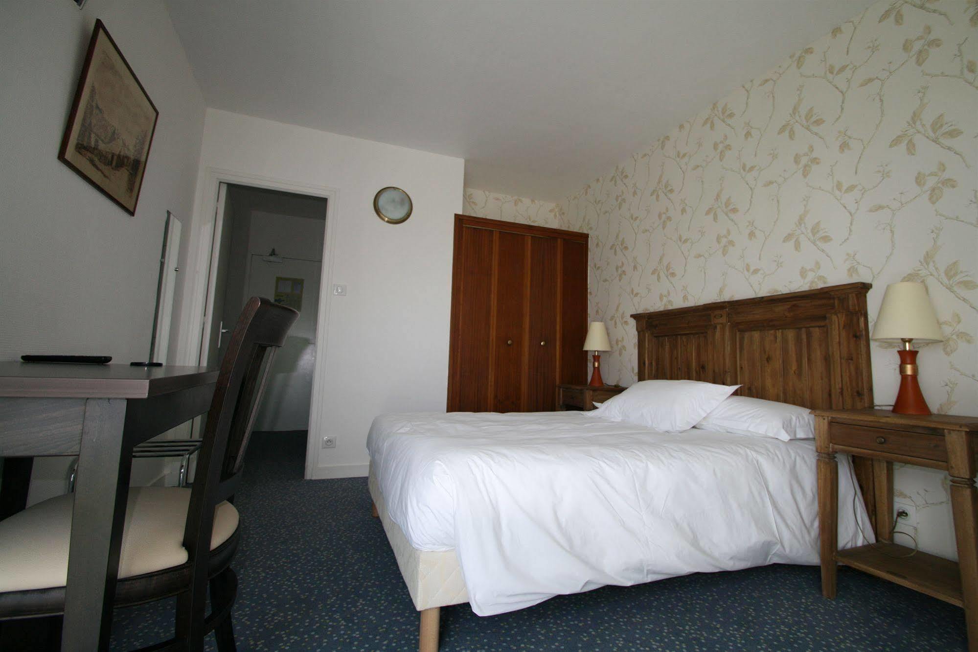 Auberge Du Cabestan Hotel Audierne Esterno foto