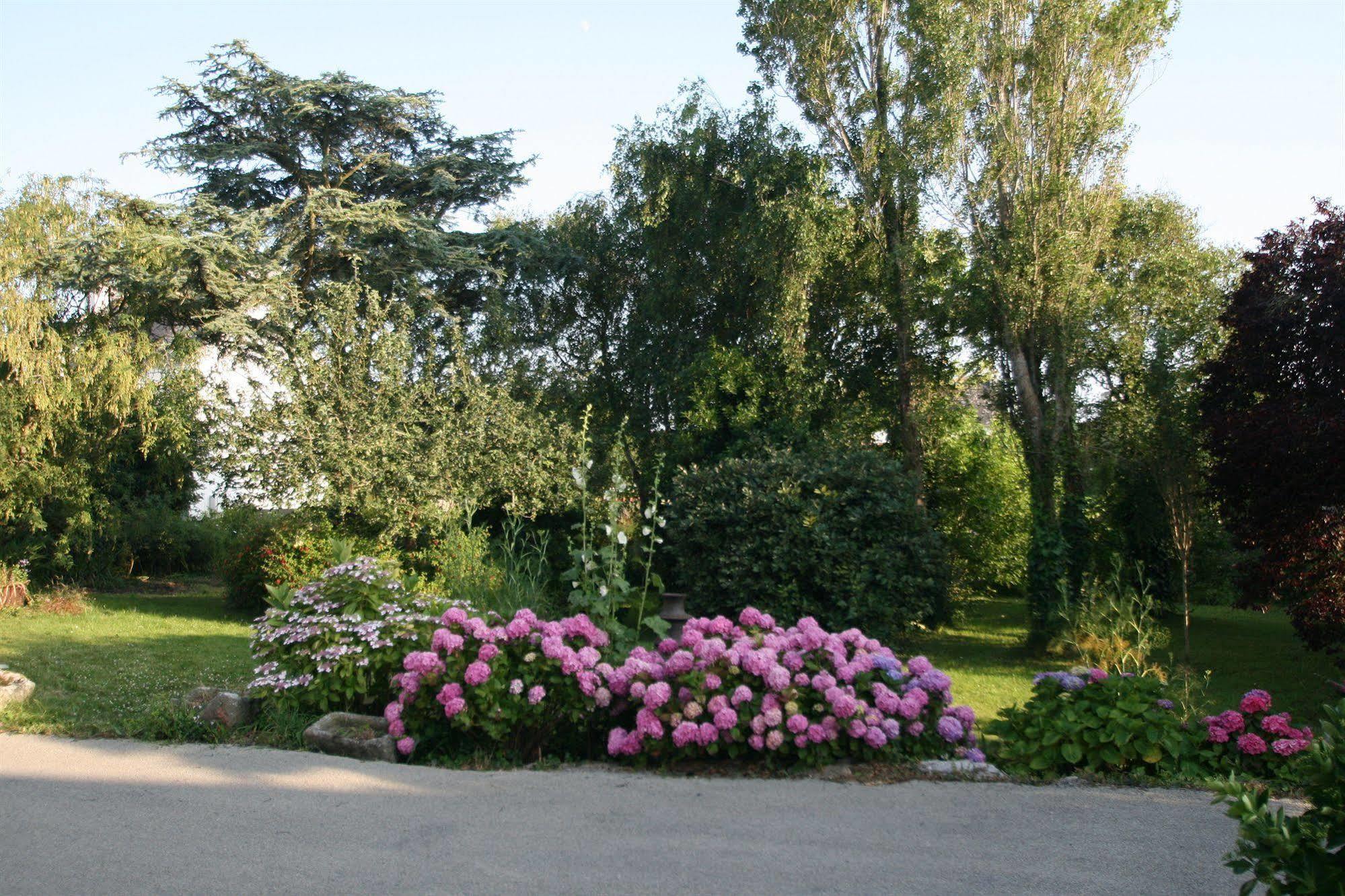 Auberge Du Cabestan Hotel Audierne Esterno foto